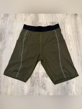 NWOT Cool Run Olive Green High Rise Biker Shorts w/ Pockets Size Small